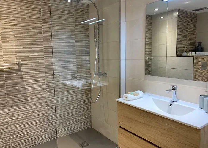 Nuevo Y Lujoso En Centro A Pie De Playa 625